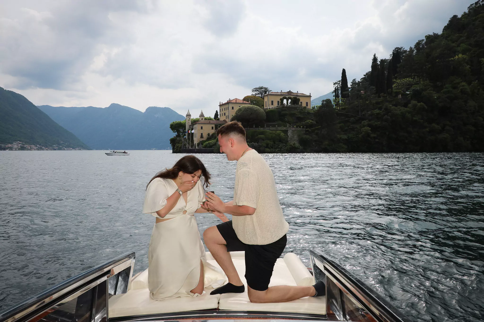 Proposta di matrimonio sulla barca al lago di Como